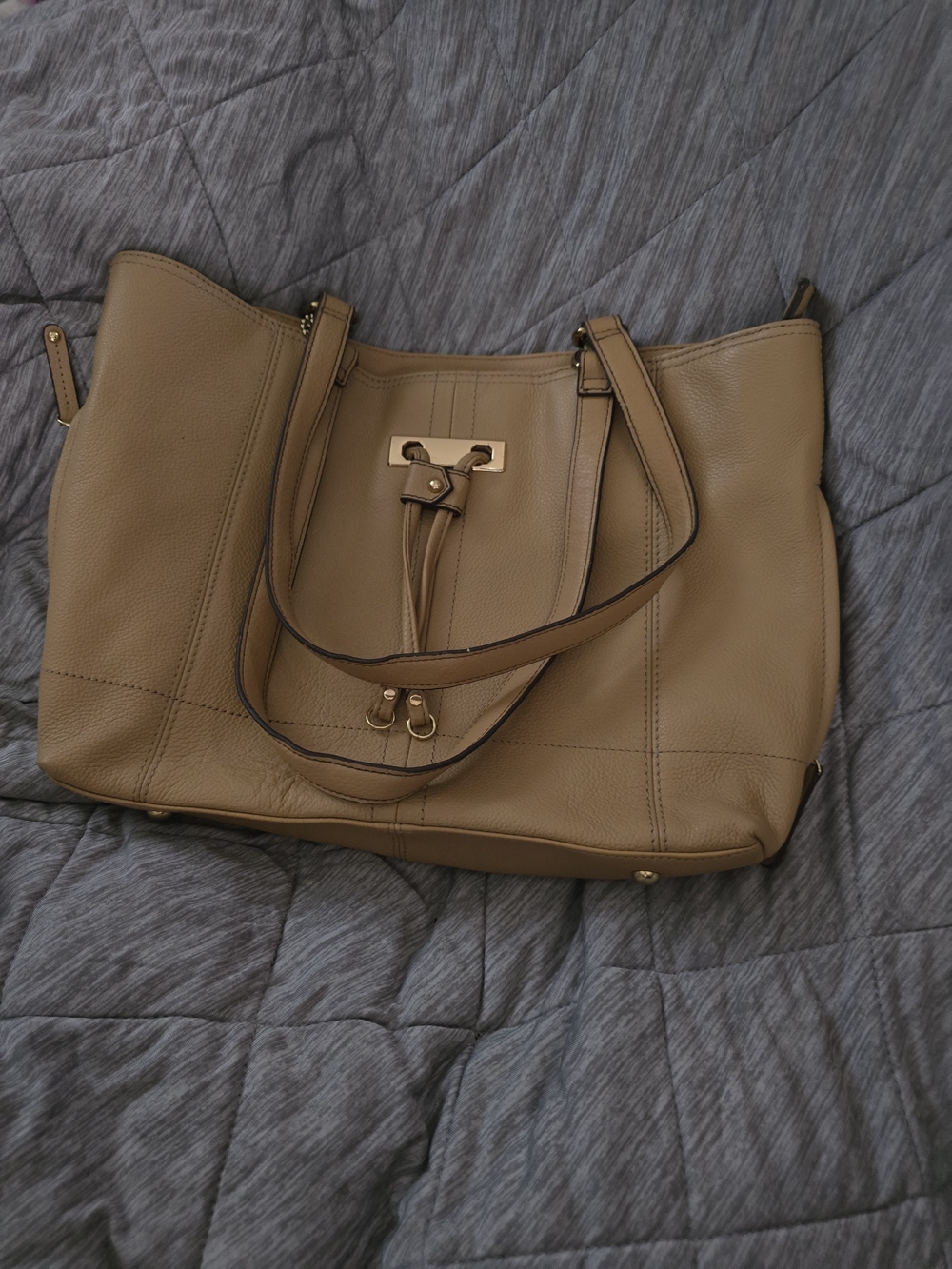 Classic Leather Tote Bag in Taupe Clarks